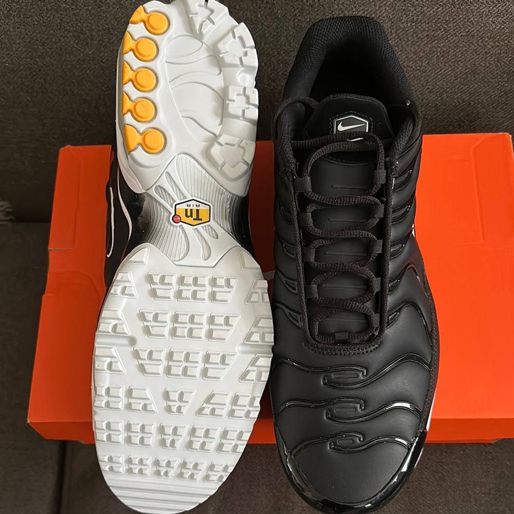Nike Black and White Sneakers with Athletic Silhouette